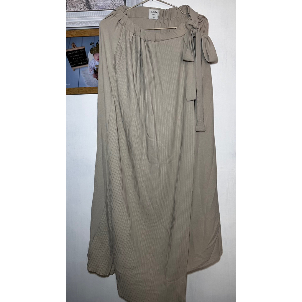 ASKA LABEL BROKEN WHITE SKIRT SIZE XXL