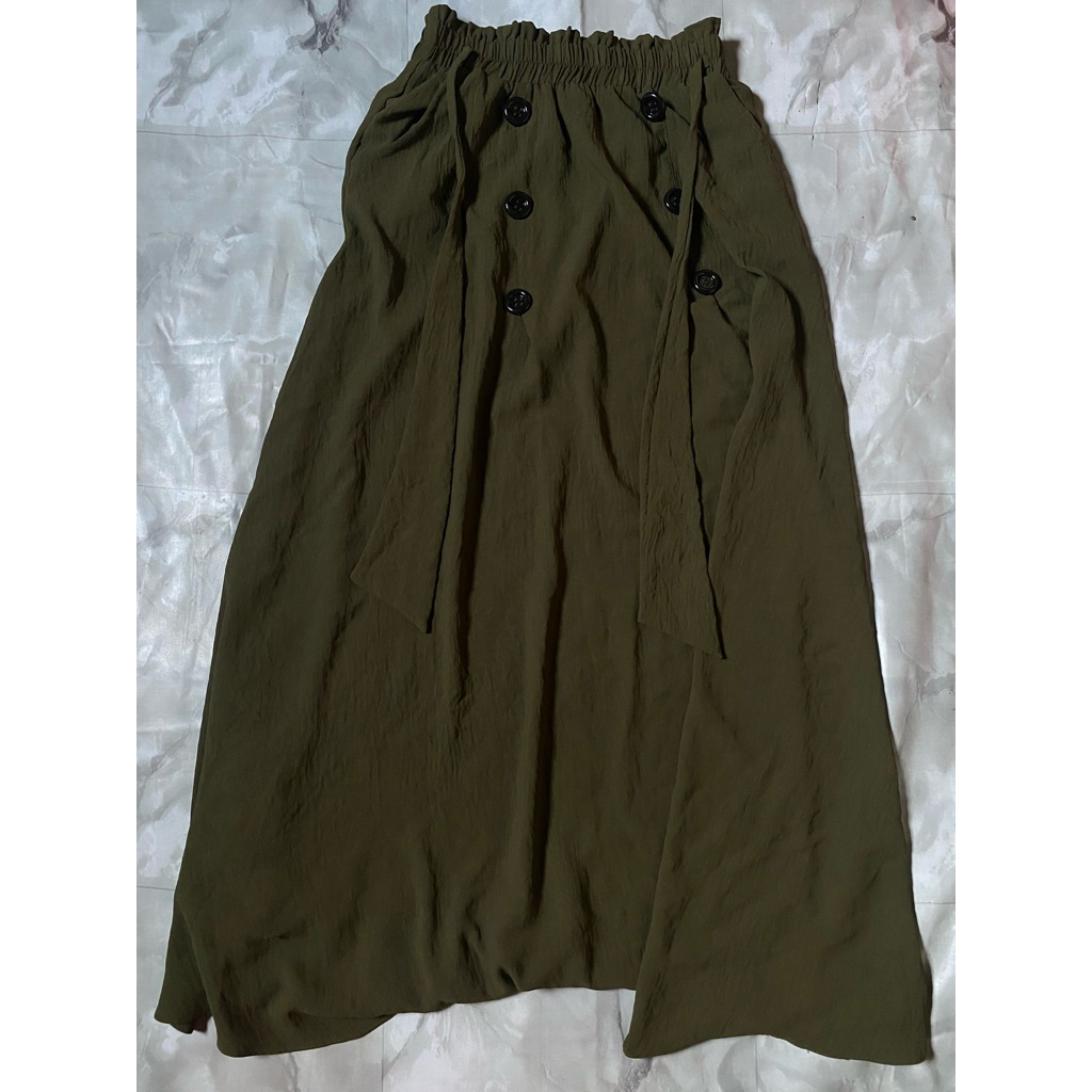 Preloved rok bahan crinkle adem