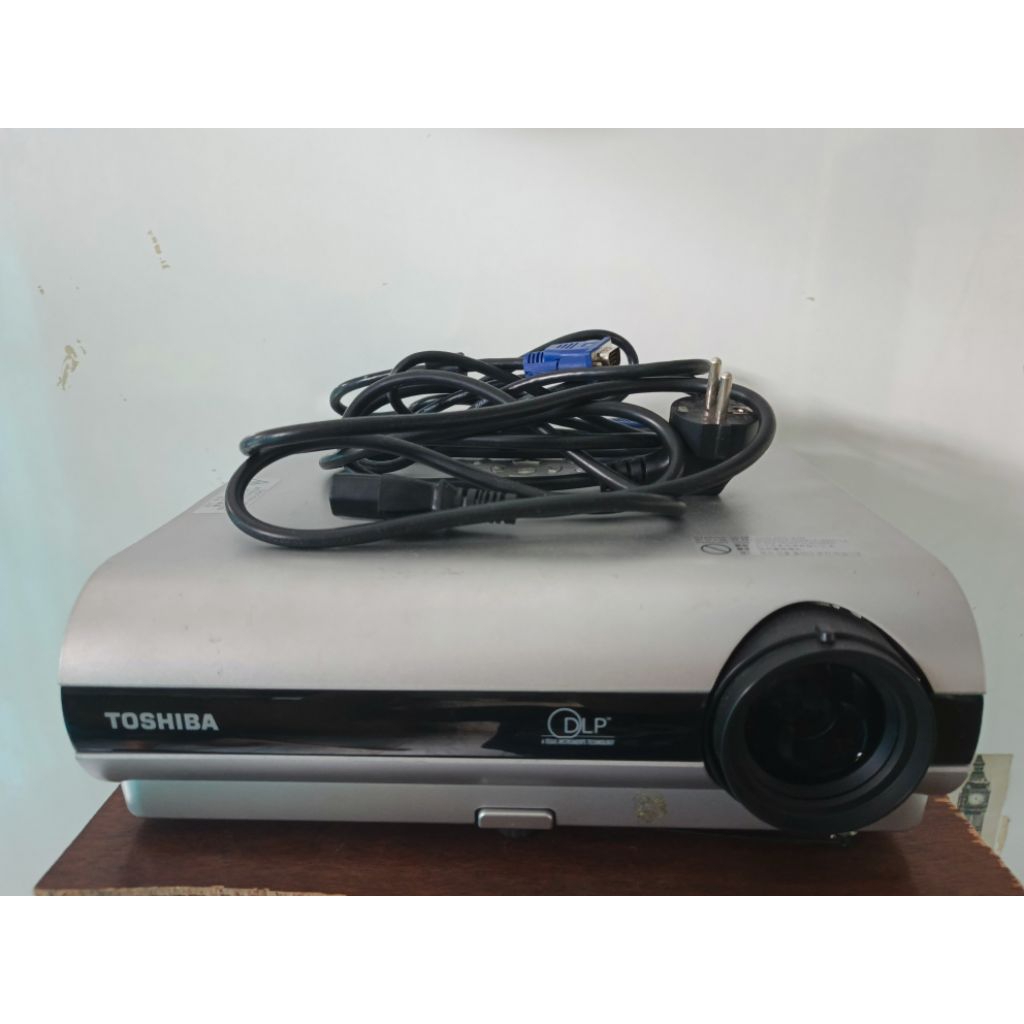 Proyektor Toshiba
