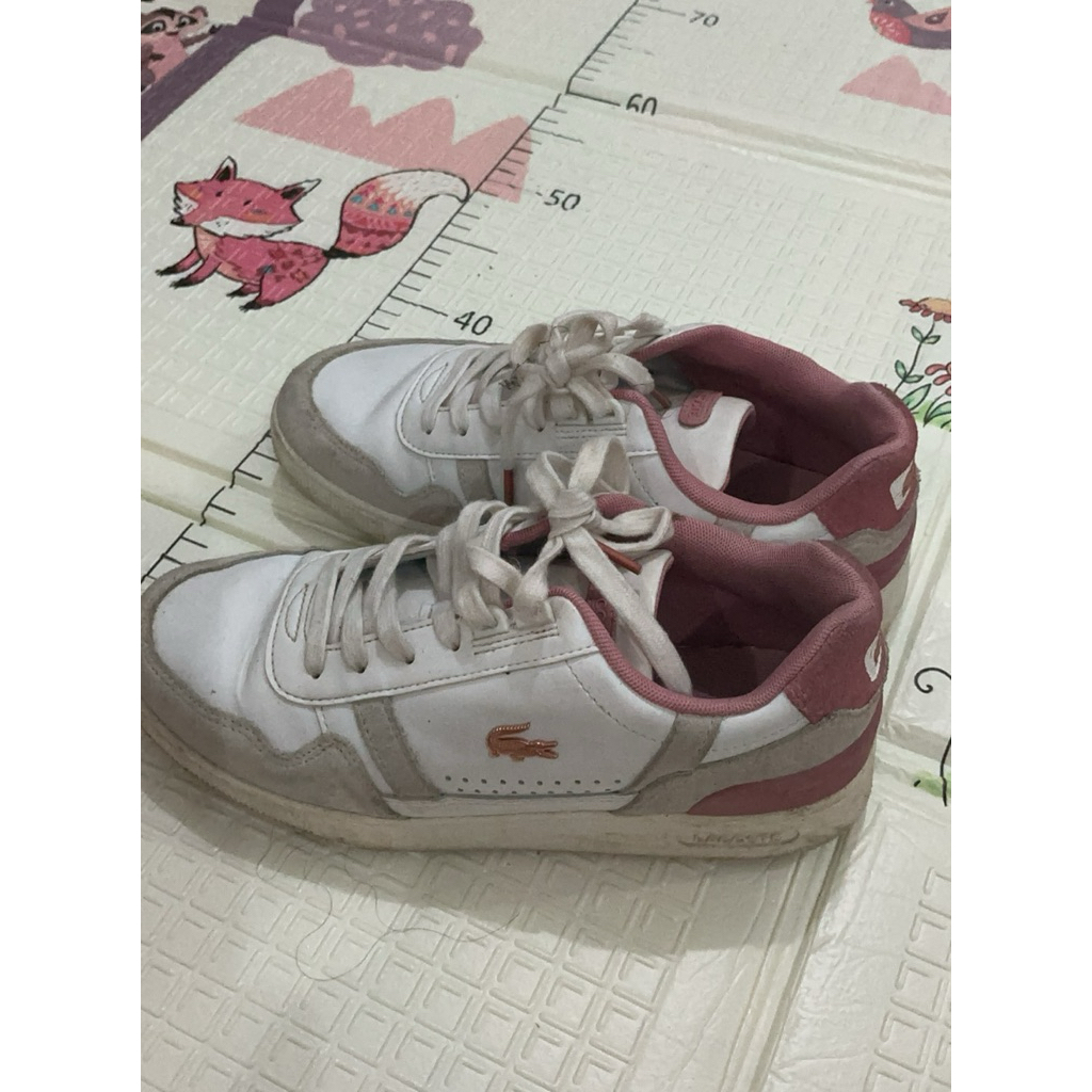 preloved - Sepatu ORI Lacoste wanita size 39,5