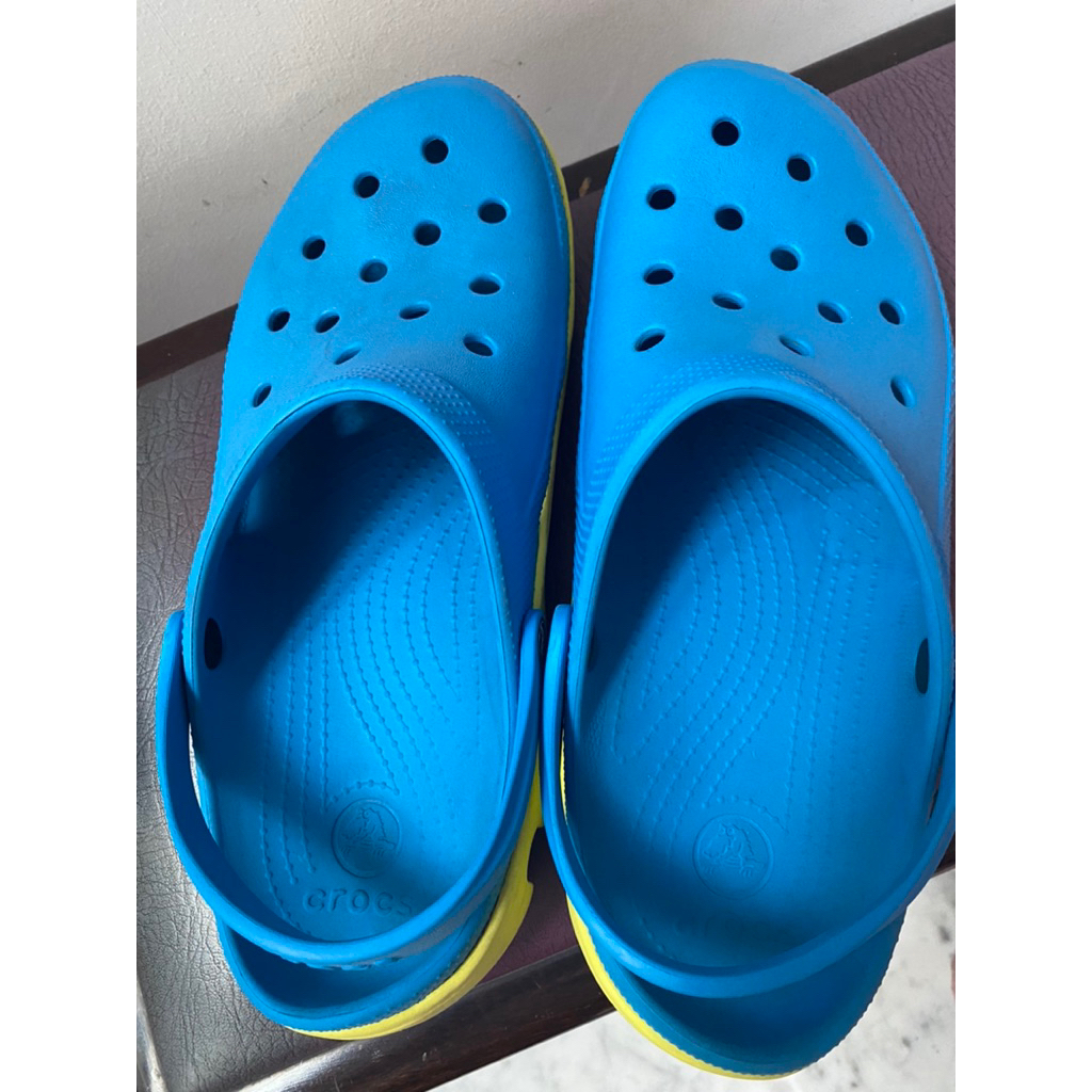 Preloved Crocs Ori size 13M