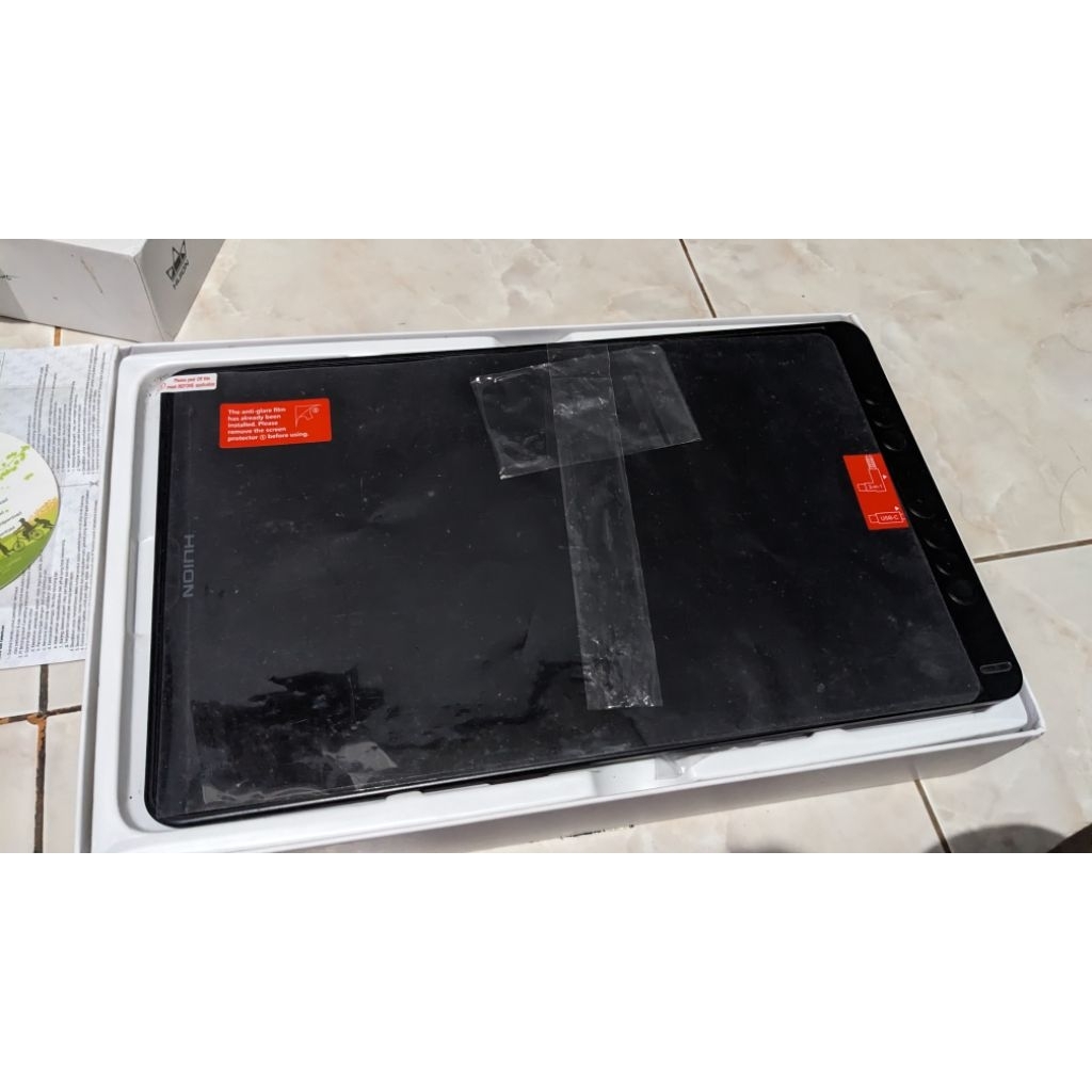 Huion Kamvas 13 - Creative Pen Display Preloved (Nego)