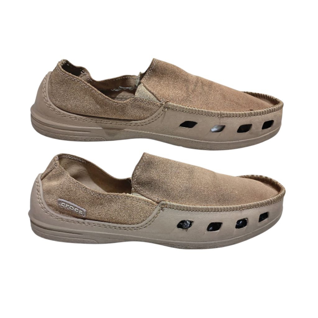 Sepatu slip on keren Branded Crocs size 43