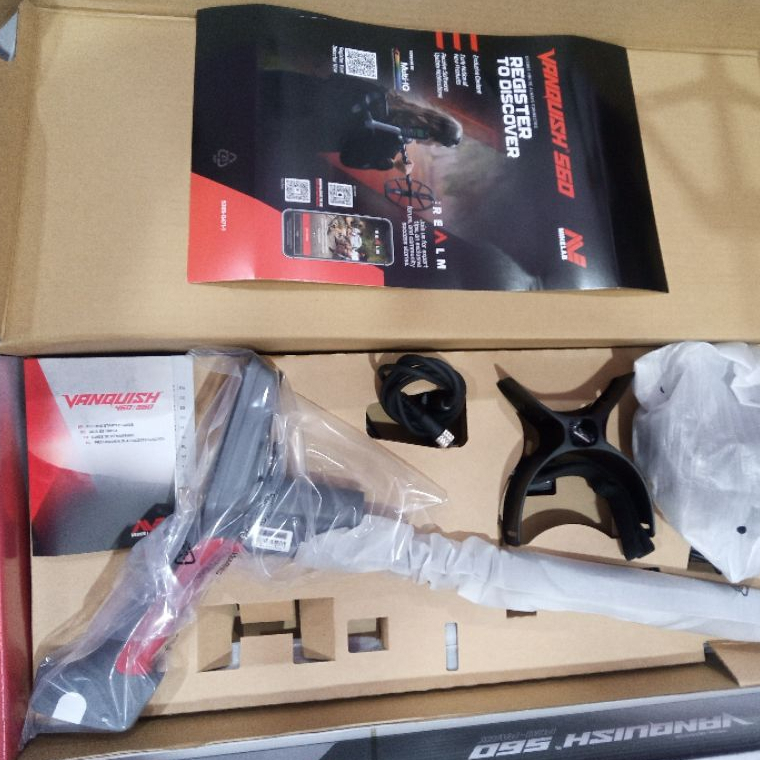Vanquish 560 metal detector minelab