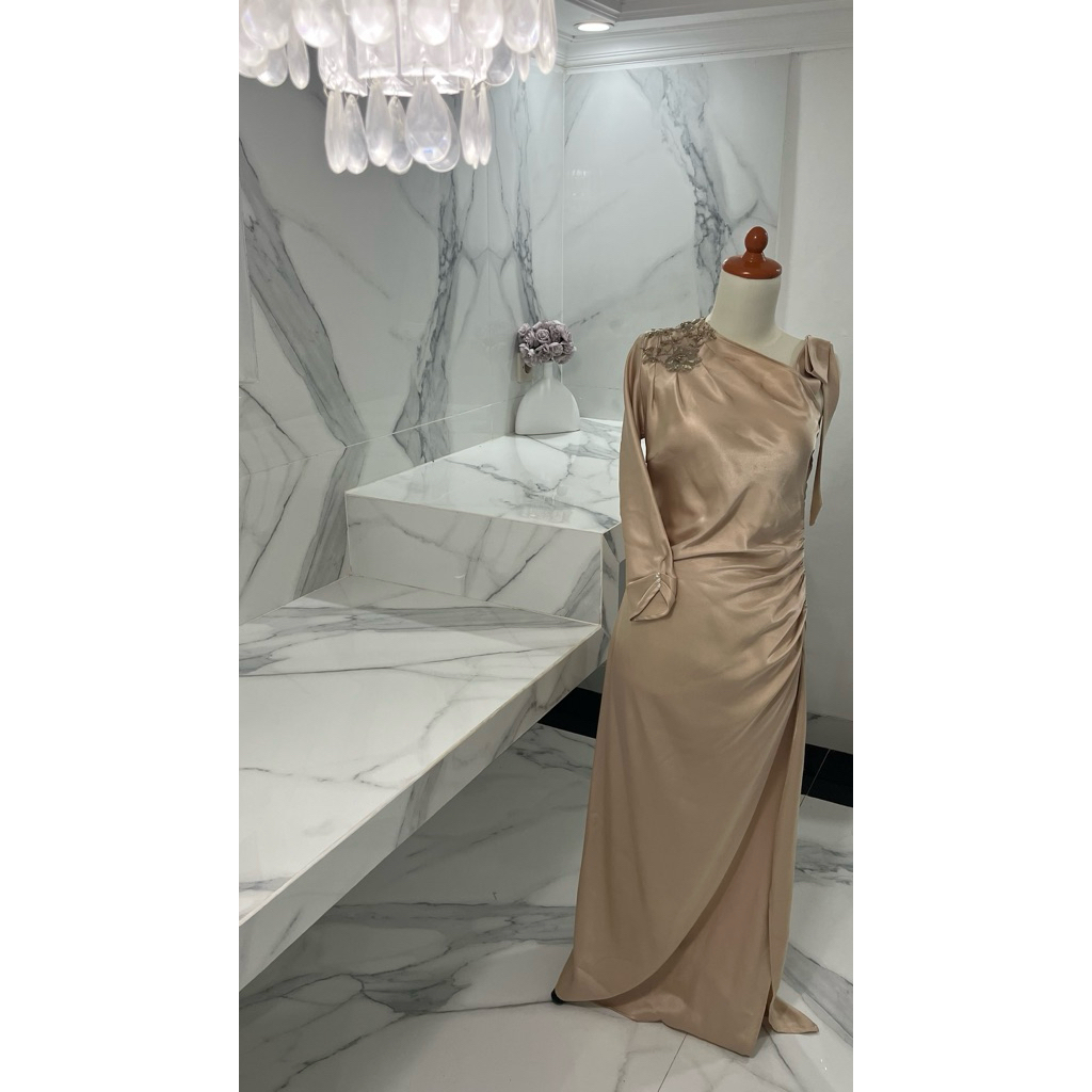 PRELOVED NUDE SATIN DRESS