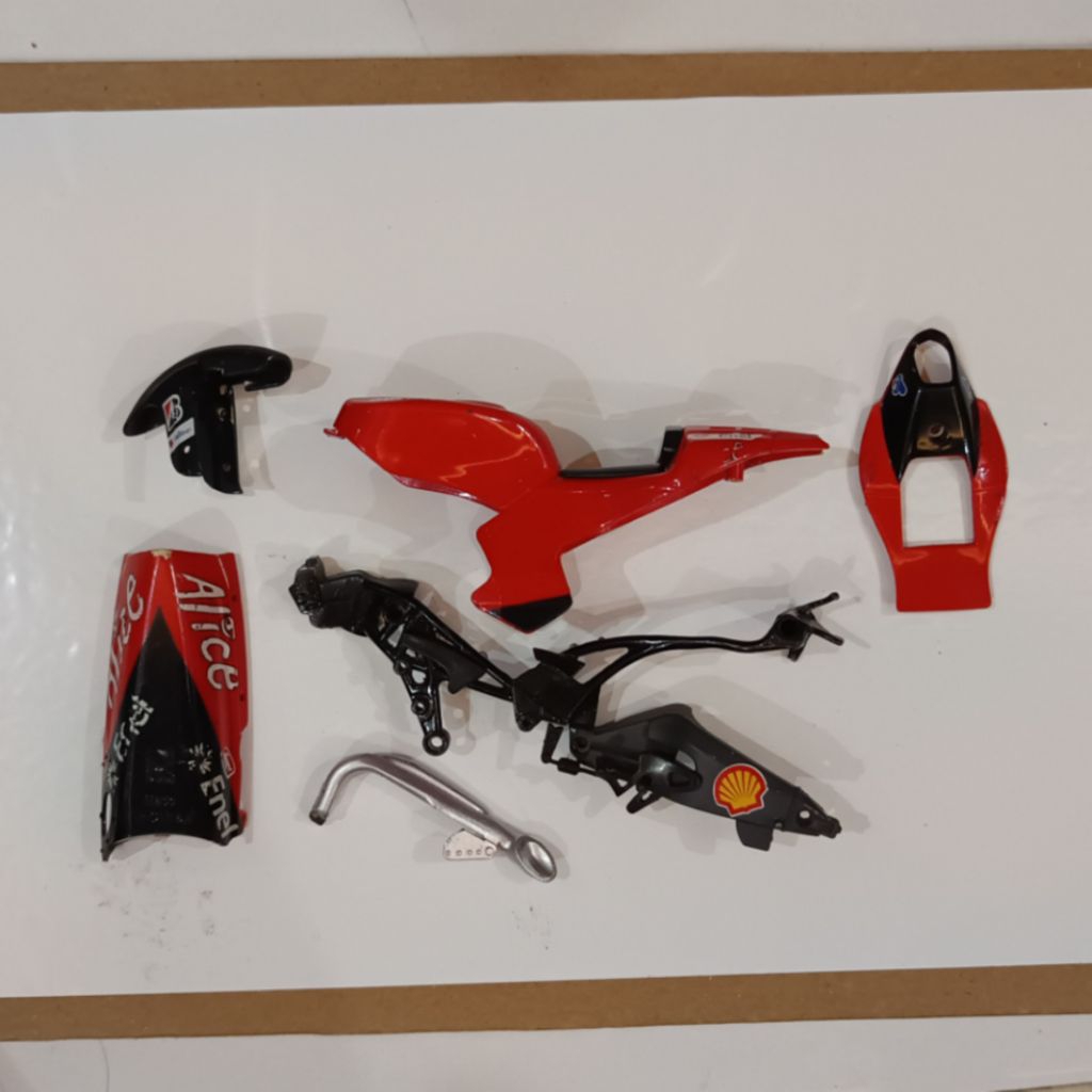 Junk diecast motor Ducati newray