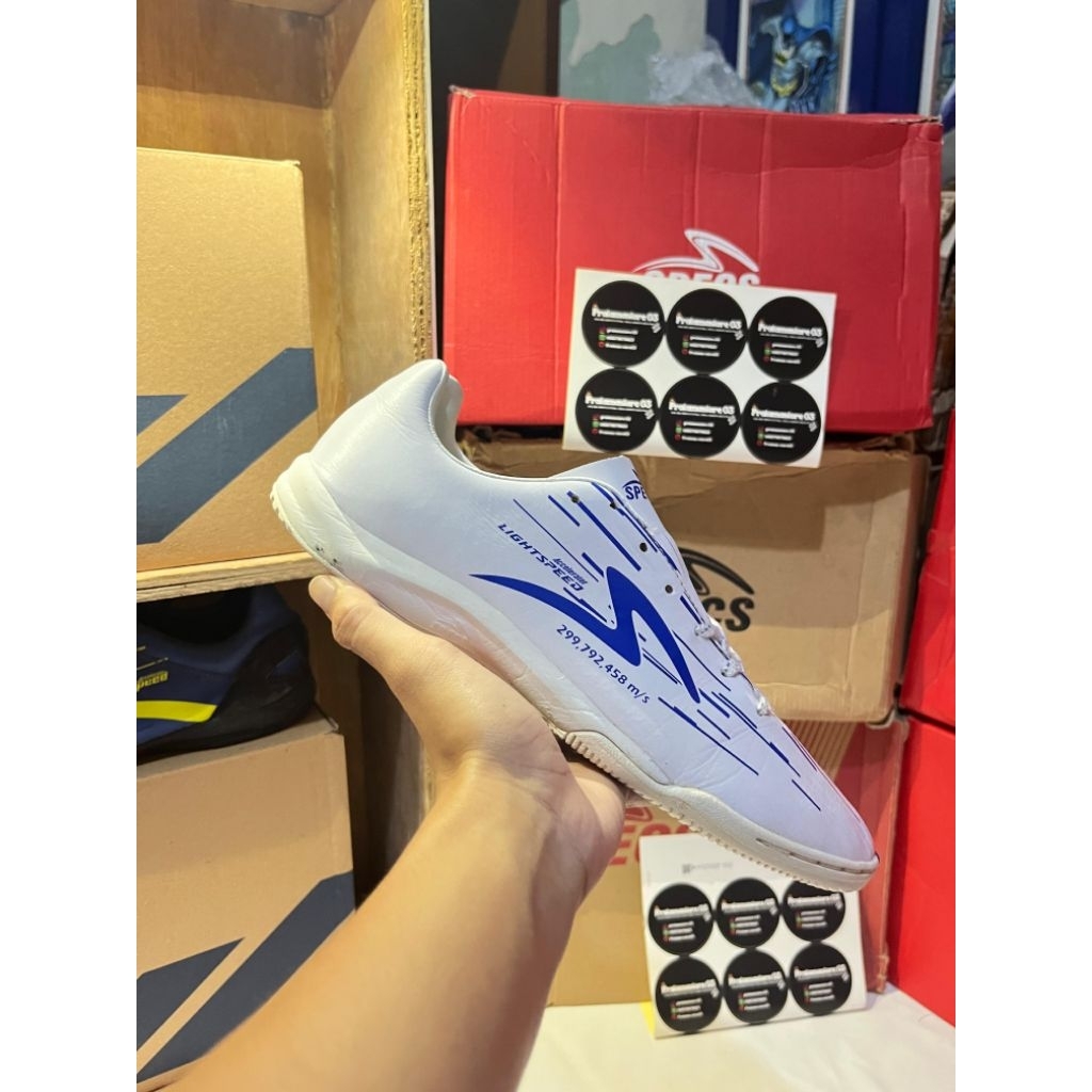 lightspeed reborn in white dazzling blue