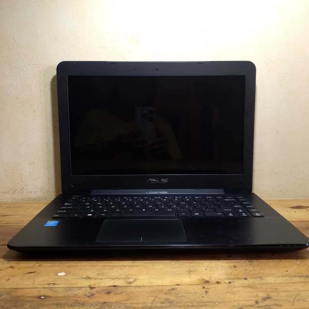 Pretelan laptop Asus A455L core i3