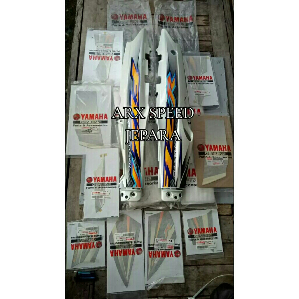 striping saya dan cover belakang f1zr fizr 2004 biru putih original