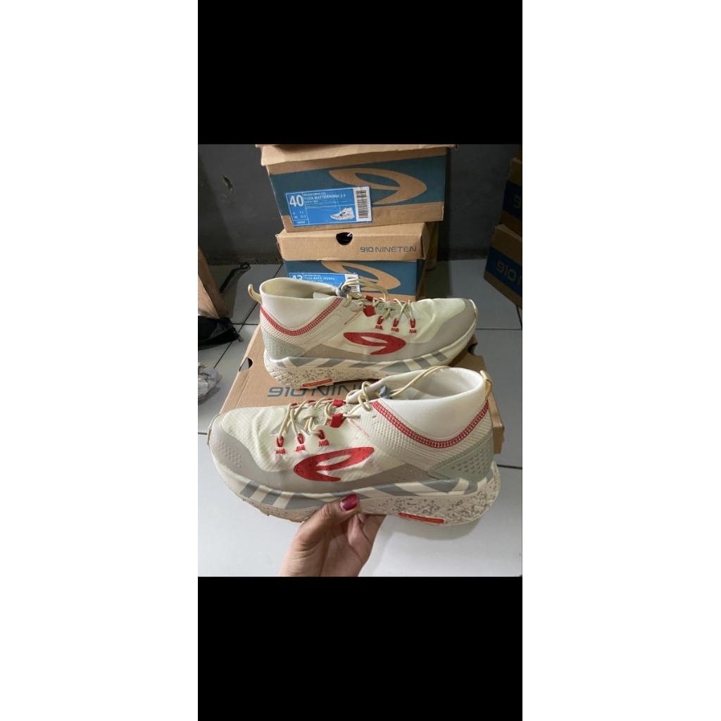 Sepatu Trail Yuza Matterhorn