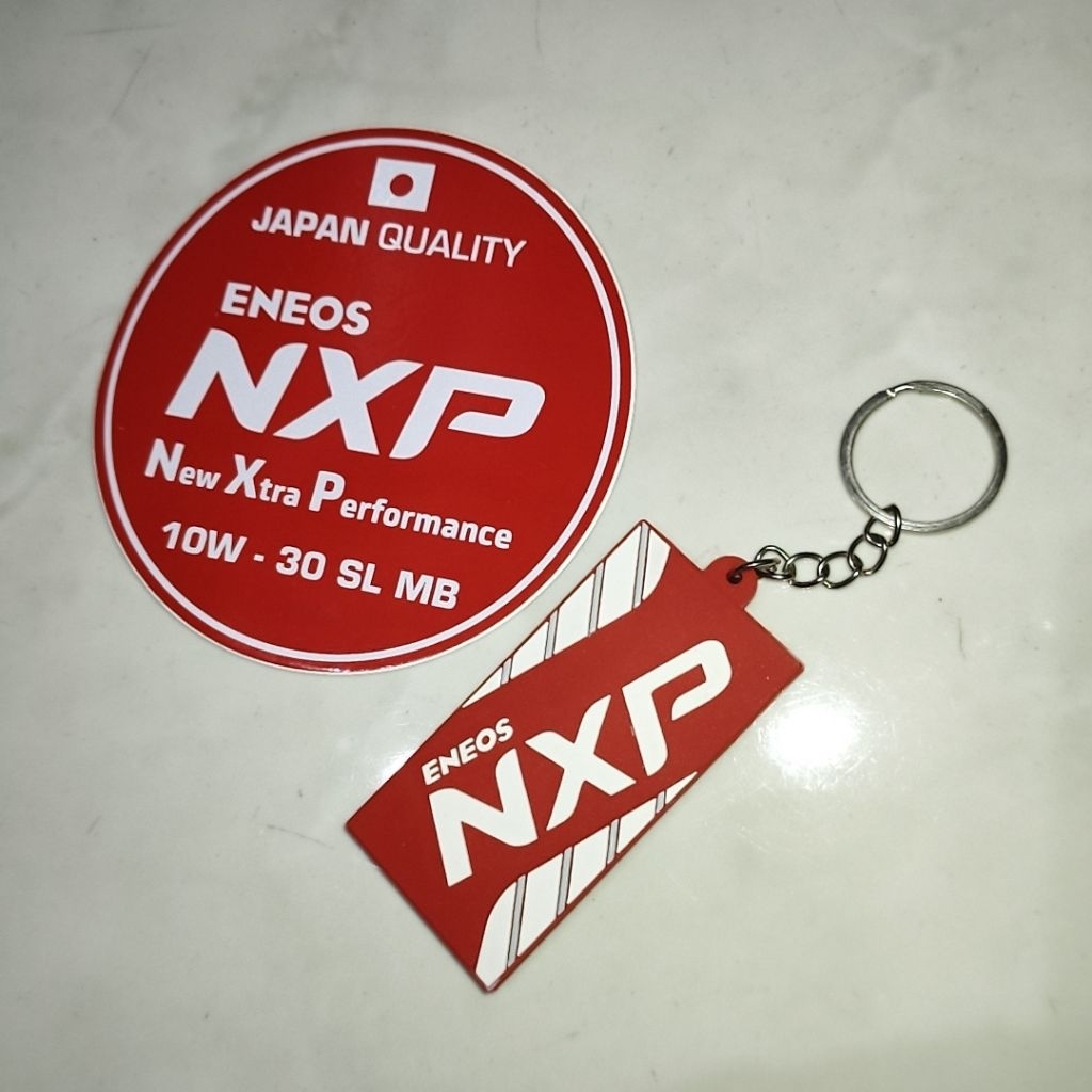 Gantungan Kunci + Stiker Oli ENEOS NXP