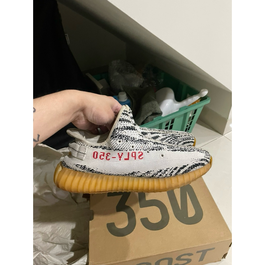 Sepatu Adidas Yeezy 350 Zebra