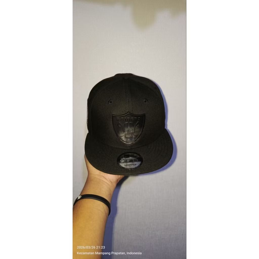 Topi New Era Raiders Metal Logo