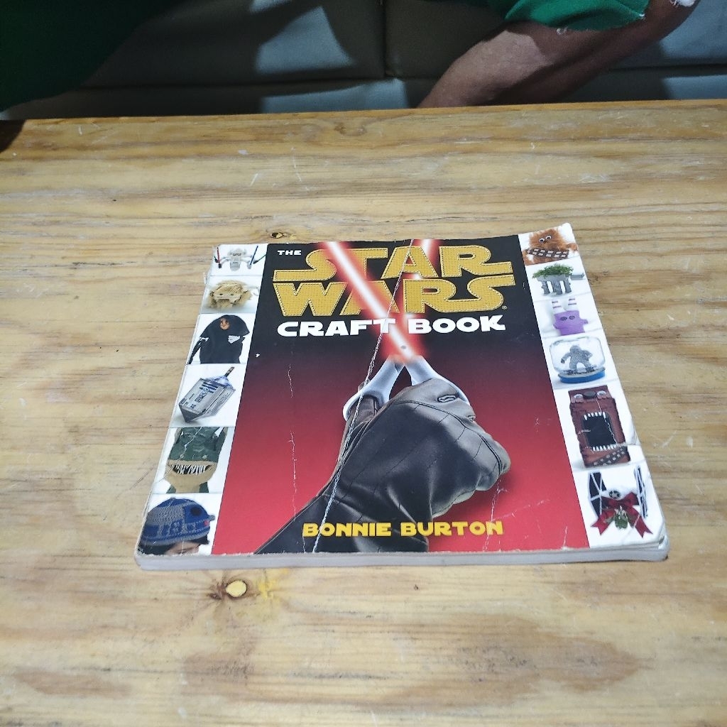 Buku Star Wars Craft Book