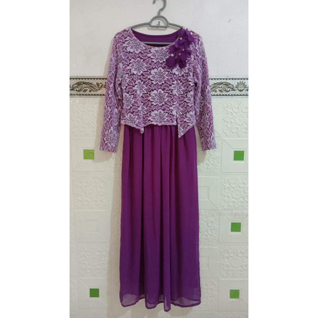 PRELOVED GAMIS Warna UNGU dengan Atasan BRUKAT MOTIF BUNGA PINGGANG KARET
