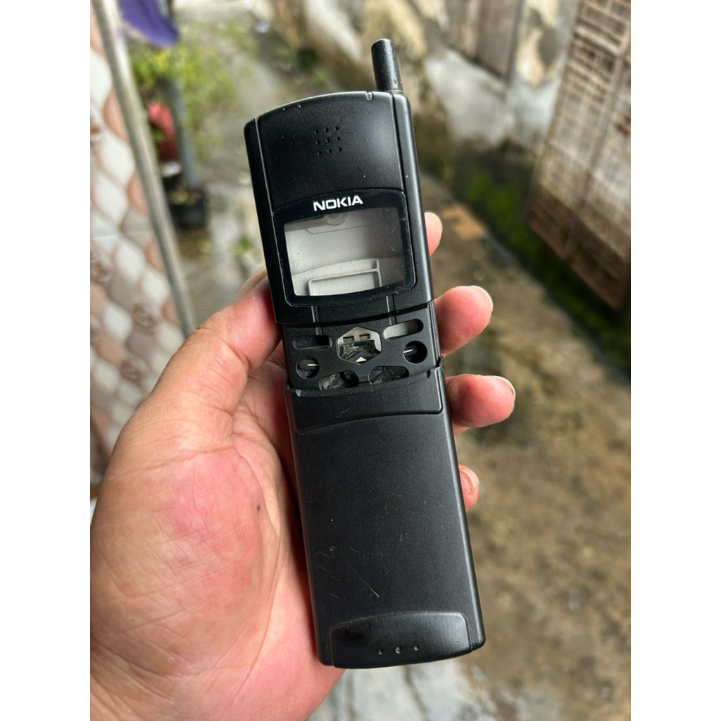 Nokia 8110 aka pisang kesing nokia pisang
