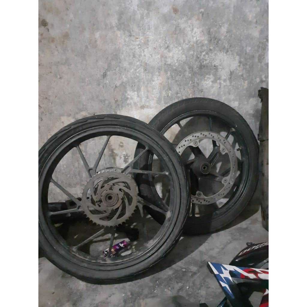 vlg racing satria fu karbu  + ban +piringan
