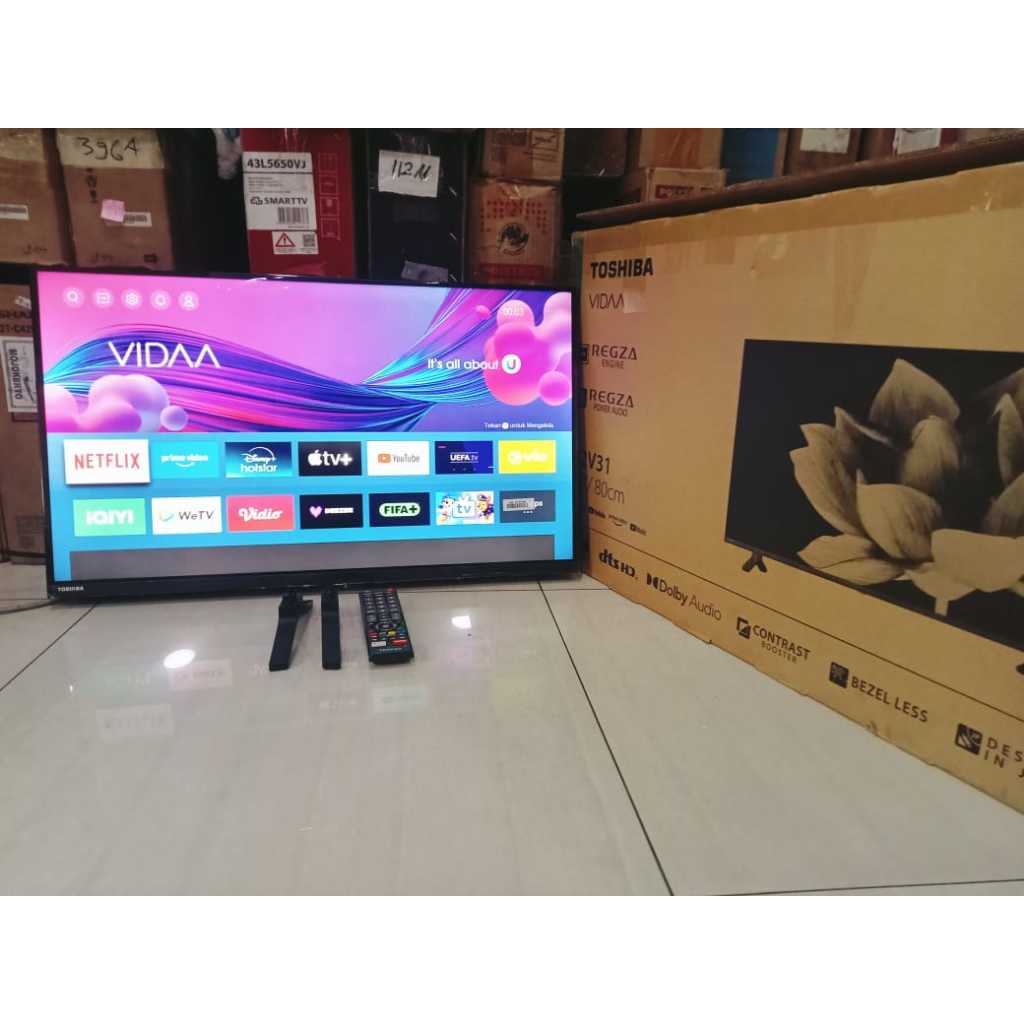TV LED TOSHIBA 32IN HD SMART TV YOUTUBE DIGITAL TV KONDISI BEKAS PEMAKAIAN 3964F