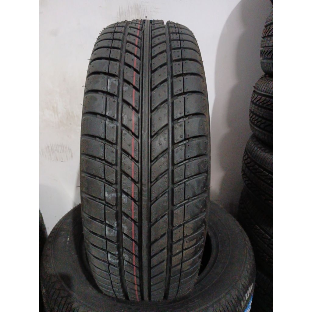 BAN MOBIL FORCEUM EXP 70 185 70 R14