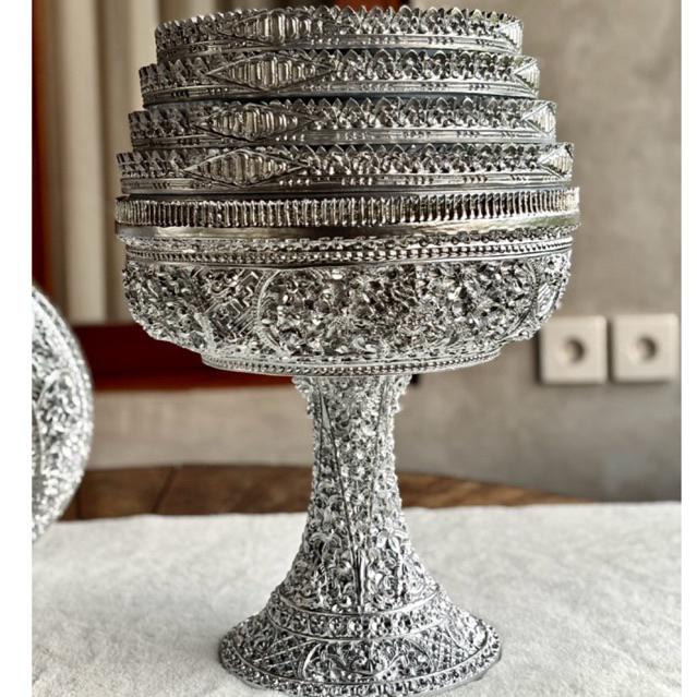 Dulang Genitri Motif Daun Manggis Susun 4 Uk 32cm Full Silver