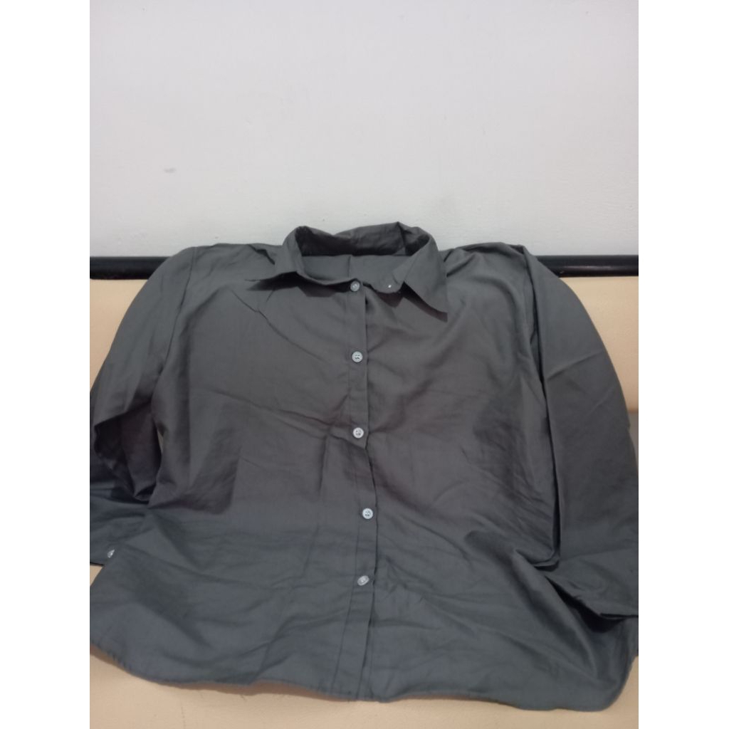 [PRELOVED] Kemeja Wanita Warna Abu
