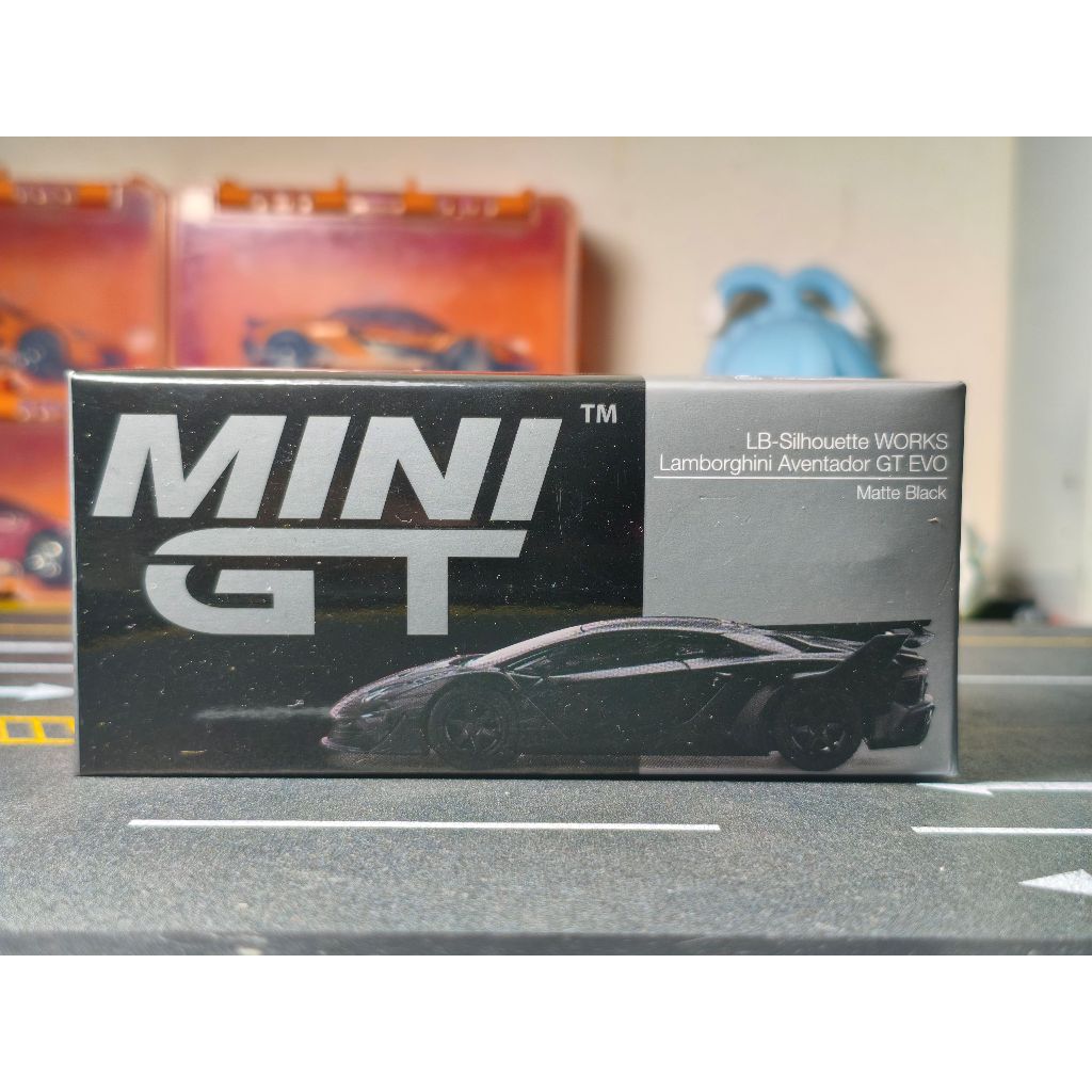 MINI GT LBWK LAMBORGHINI AVENTADOR GT EVO - MATE BLACK - LOOSE