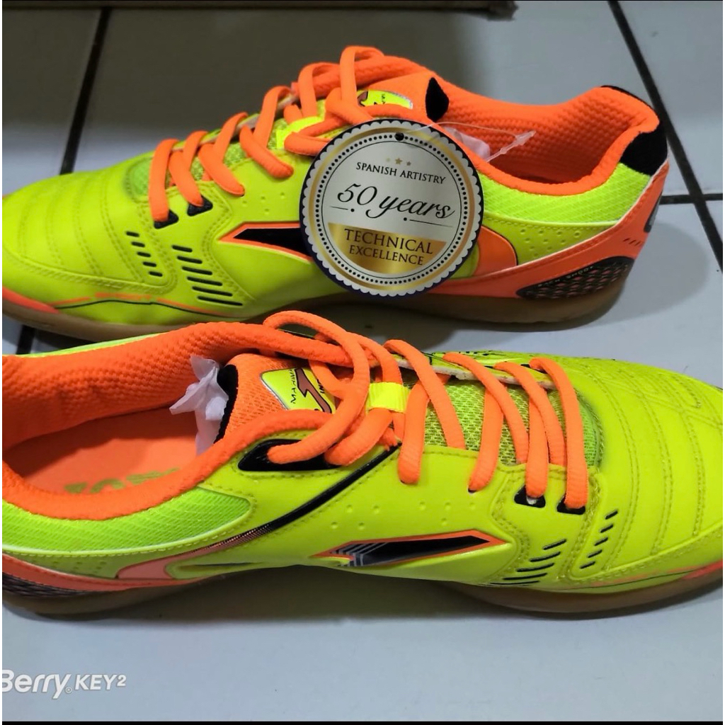 sepatu futsal joma maxima 611 lemon
