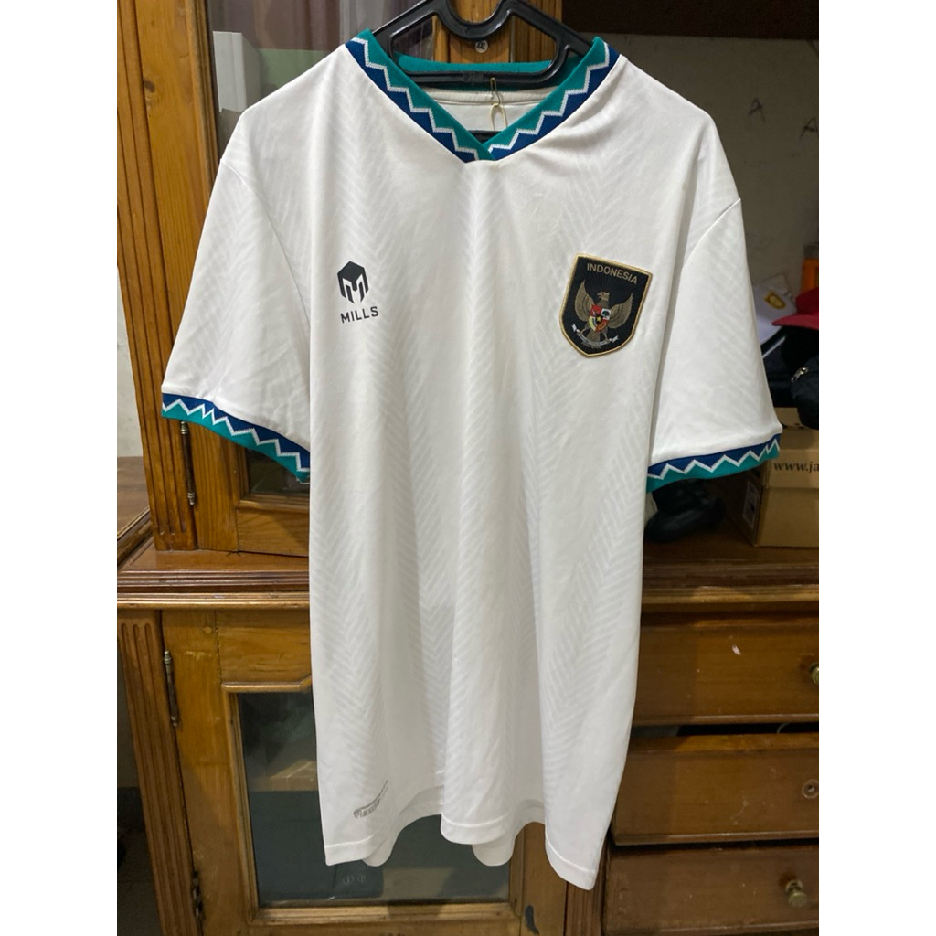 jersey timnas mils away