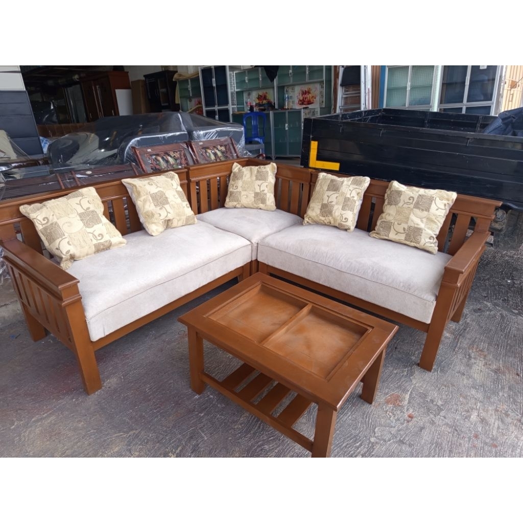 Sofa kayu model L minimalis