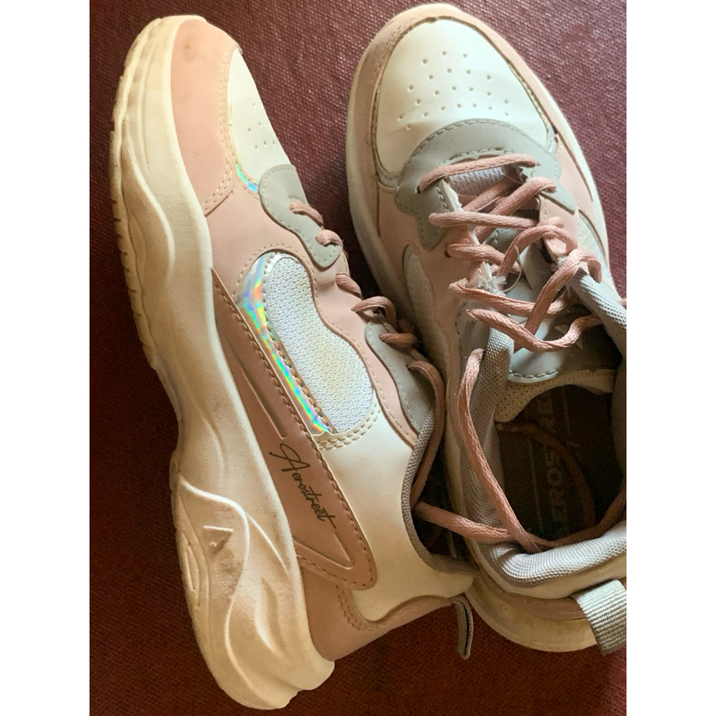 PRELOVED SEPATU AEROSTREET