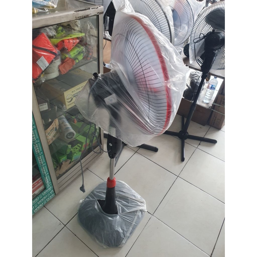 kipas angin QQ berdiri