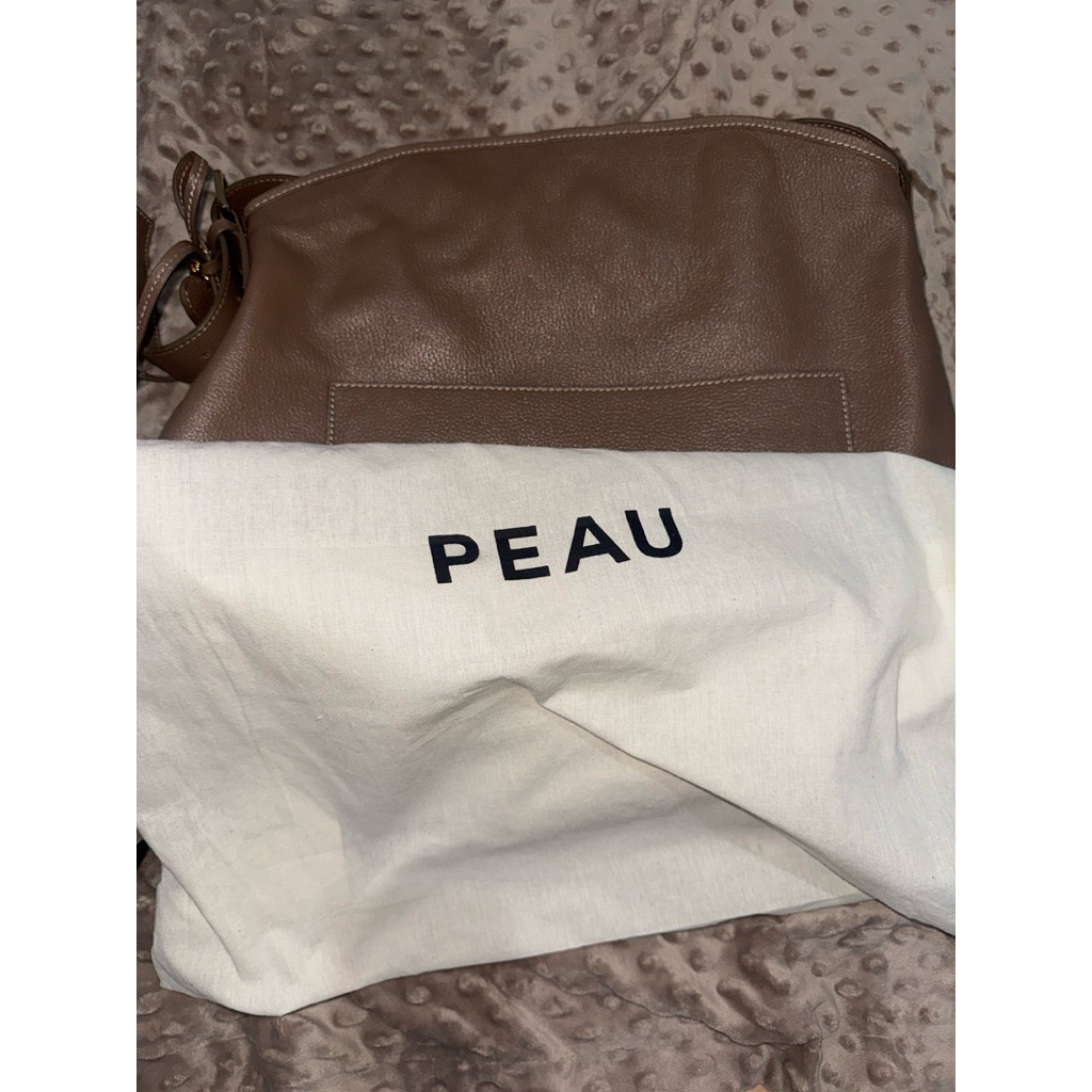 PEAU x dwihanda bag