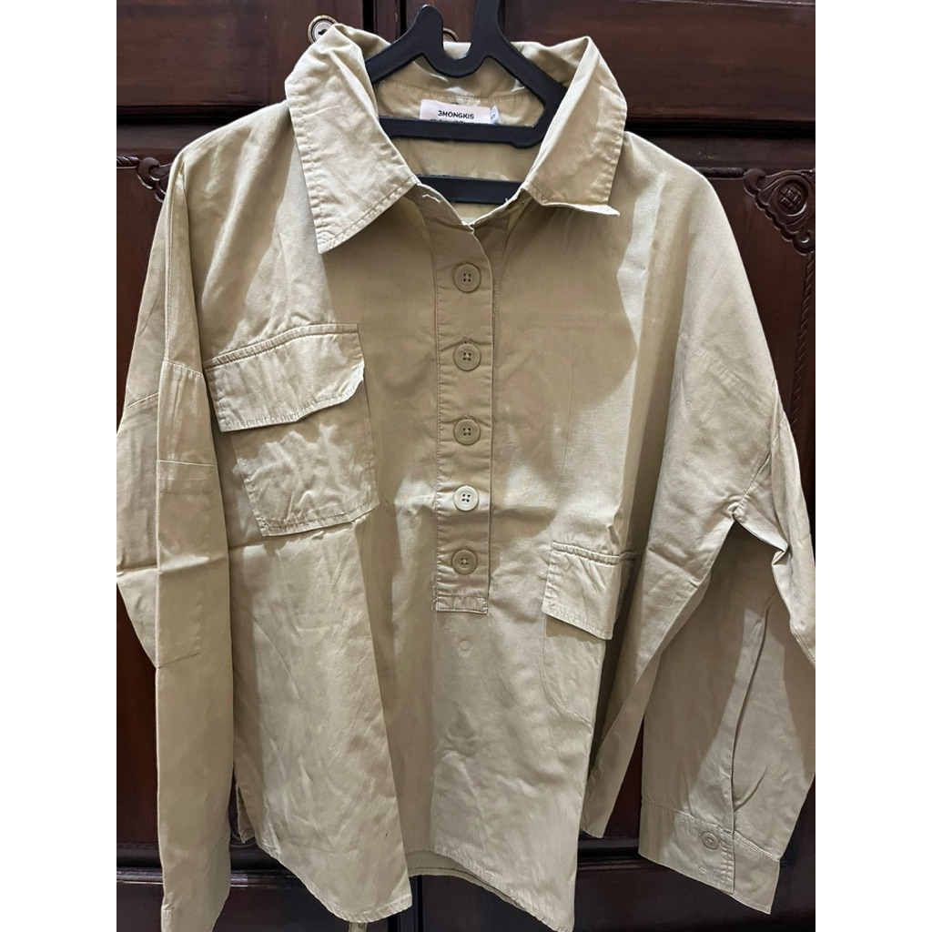 PRELOVED KEMEJA 3MONGKIS