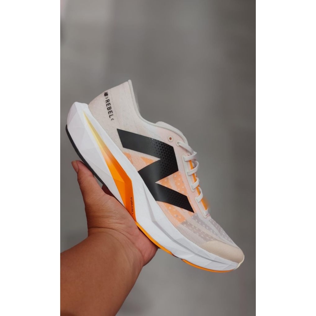 New Balance Fuelcell Rebel V4