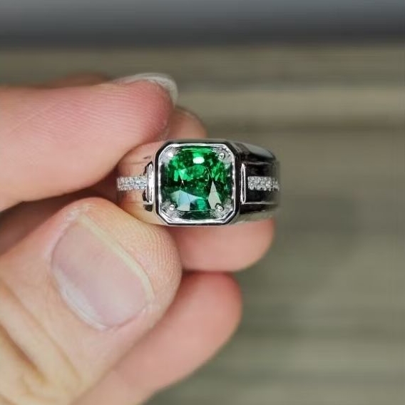 Tsavorite Garnet Vivid Green High Quality material 2.03crt Serty MRI Ring perak handmade