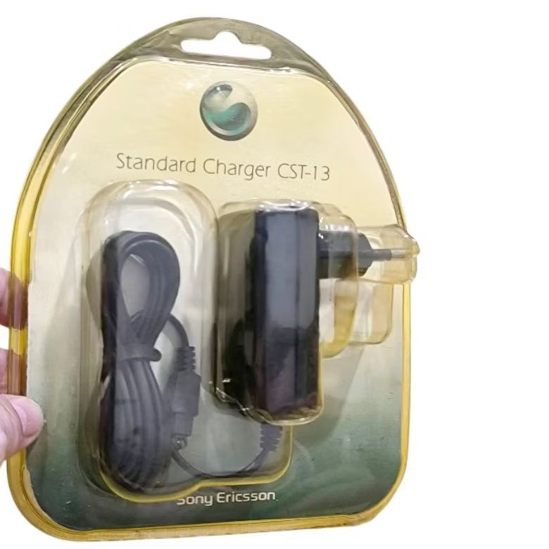 Charger  Sony Ericsson CST-13  for P800/P910i/T28/T29/R310 Hiu dll. Packingan Original.