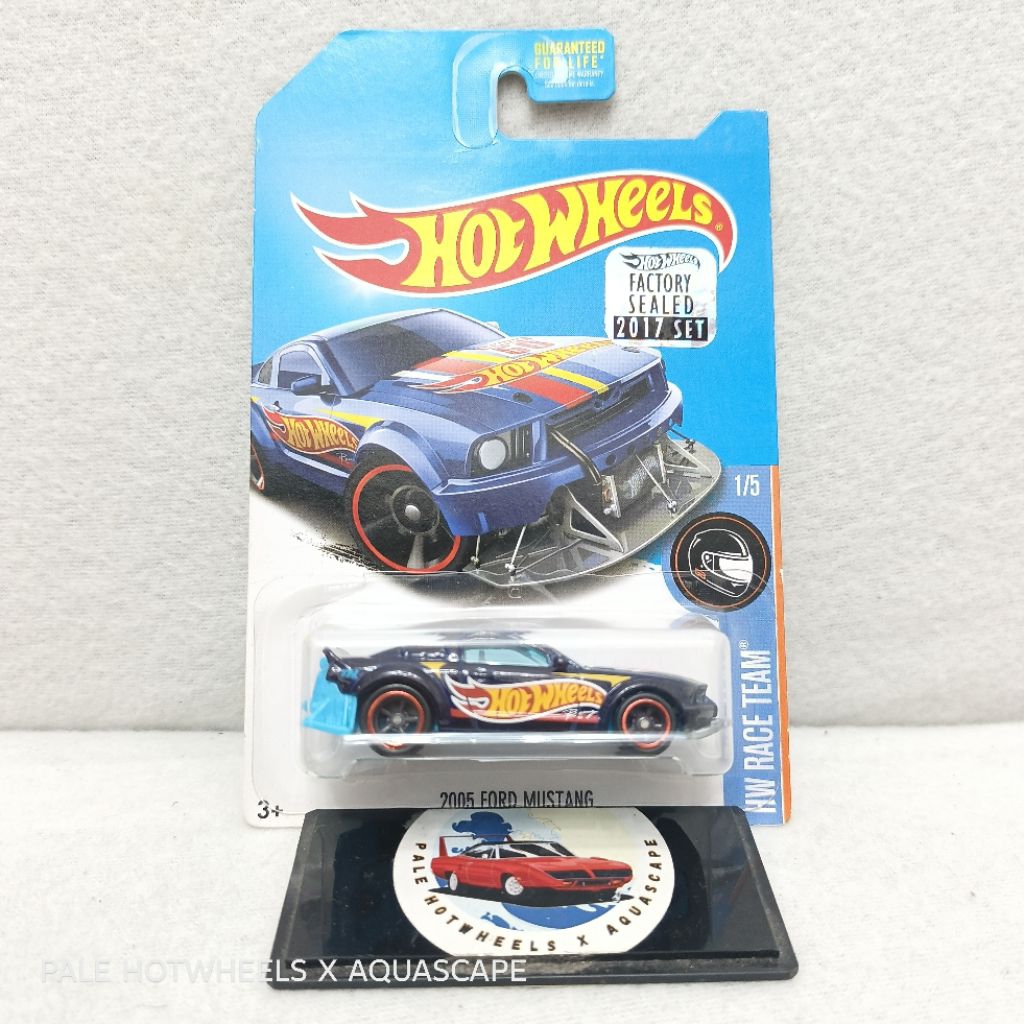 HOTWHEELS THS 2005 FORD MUSTANG FACTORY SEALED 2017 SUPER TREASURE HUNT