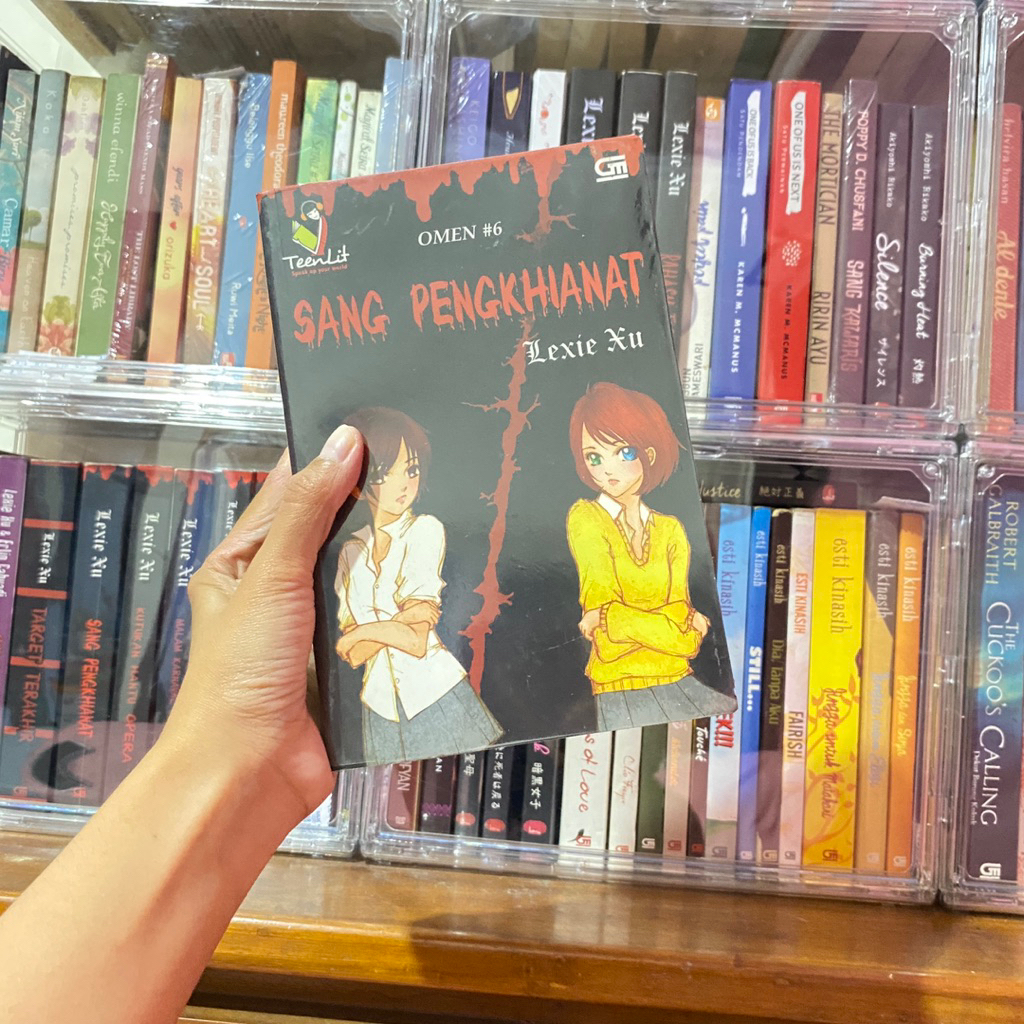 Preloved novel sang pengkhianat omen series lexie xu