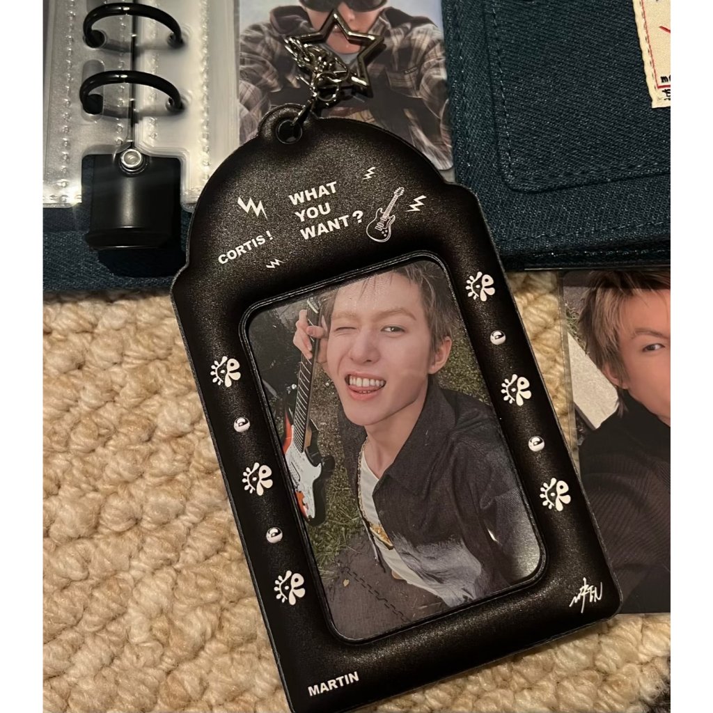 CORTIS CAHOL PHOTOCARD HOLDER KEYCHAIN tempat pc kpop korea