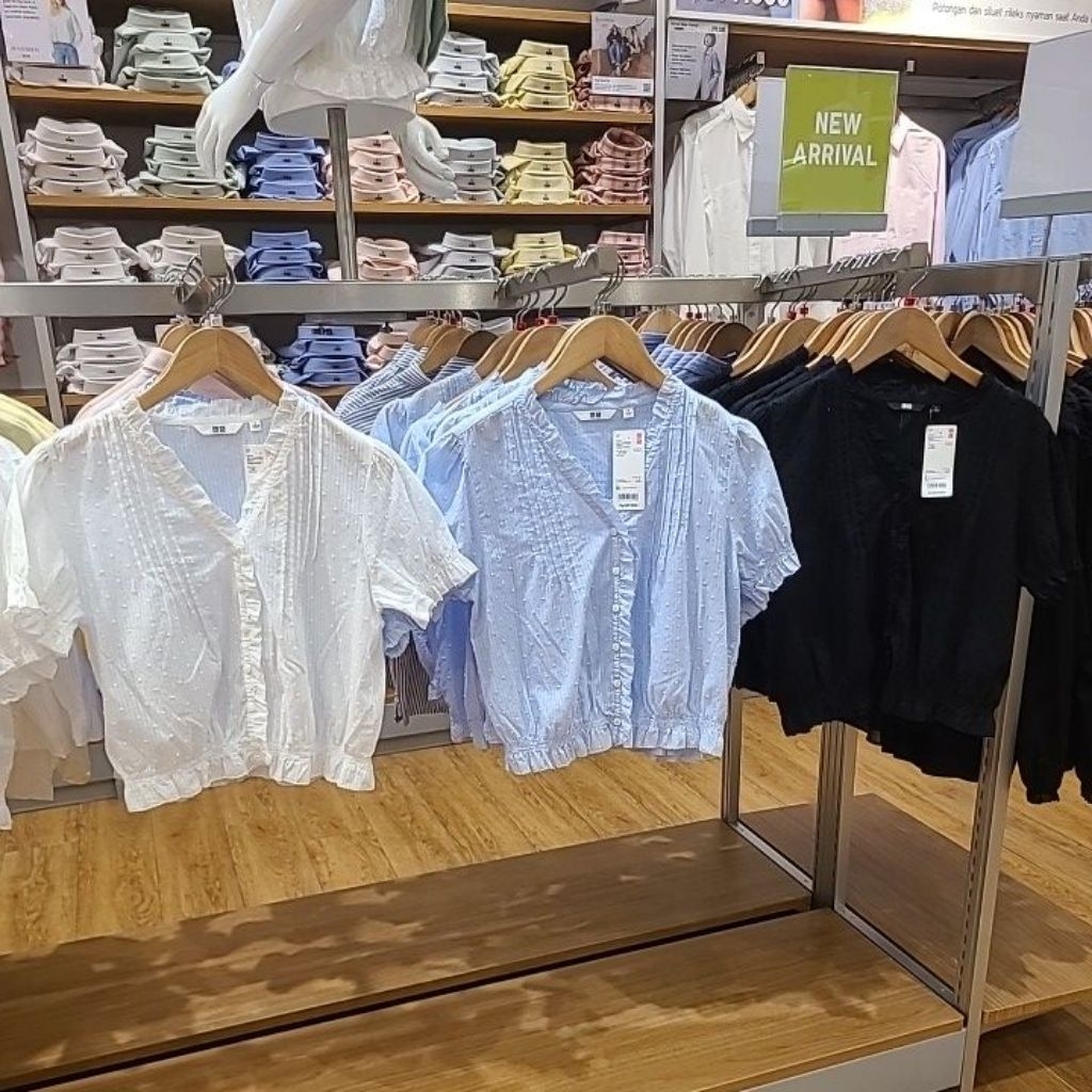 UNIQLO Blus Katun Dobby Kerah V Lengan Pendek Blouse Original