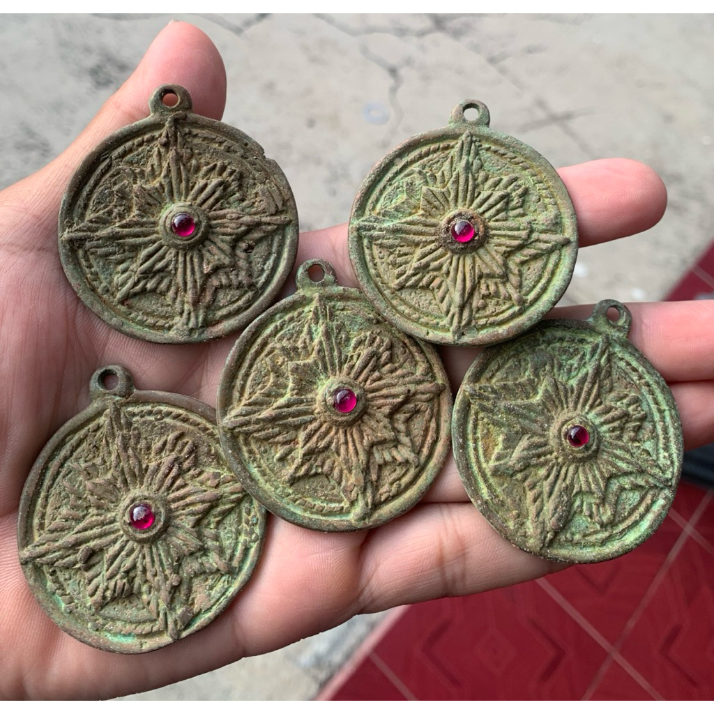 liontin majapahit kuningan