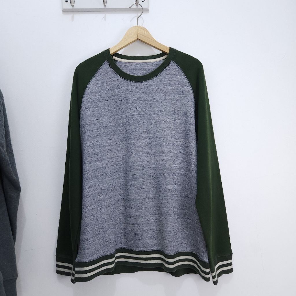 Sweater Uniqlo Preloved | Size XL