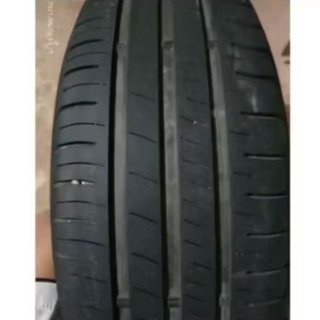 Ban mobil copotan Tubeless ukuran 205/65 ring15 Dunlop