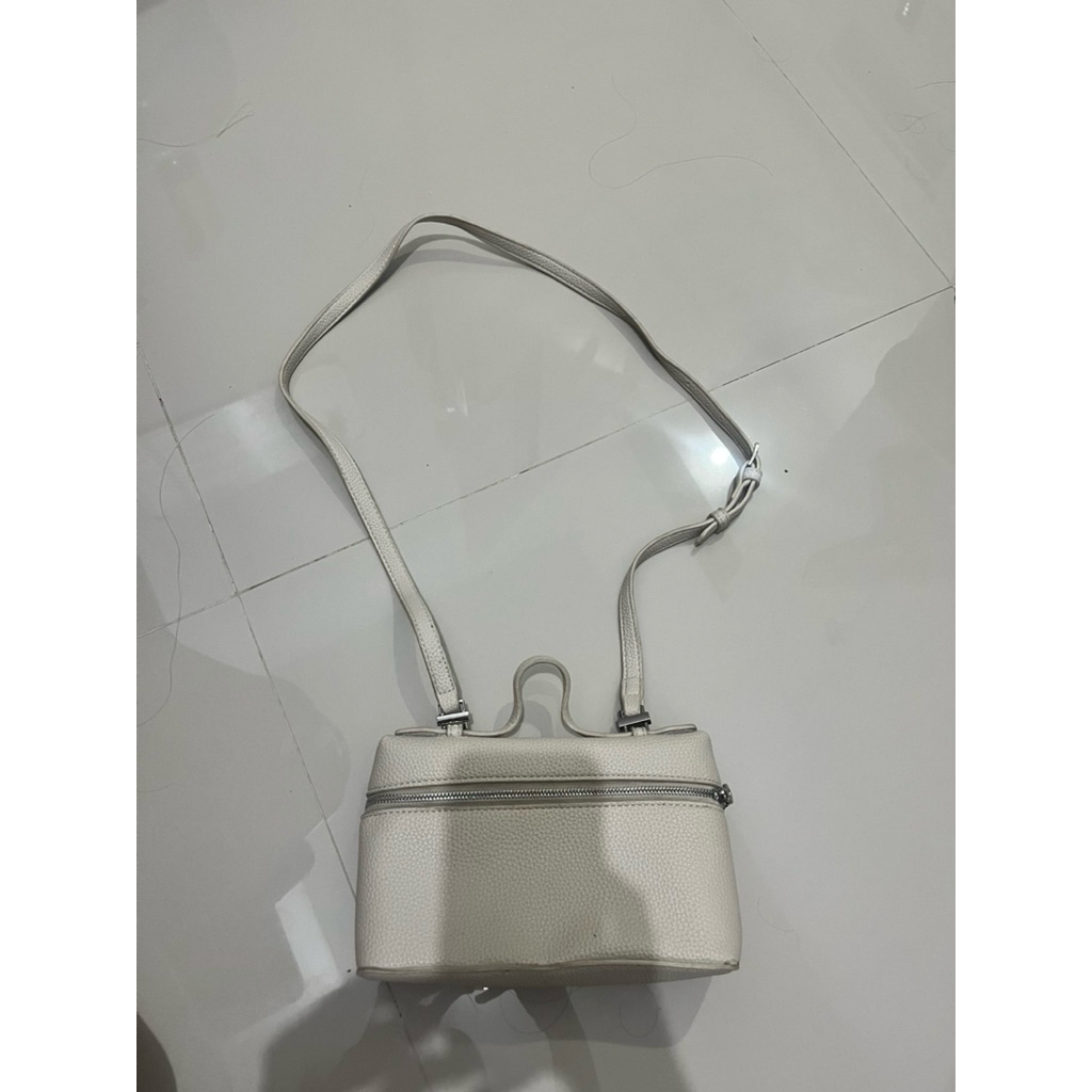 Tas Slempang Connexion Matahari (bekas) NEGO
