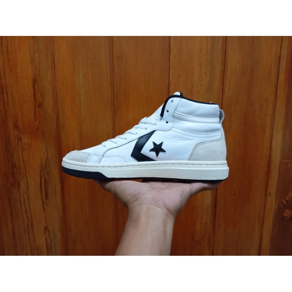Converse Pro Blaze V2 Leather - LIKE NEW