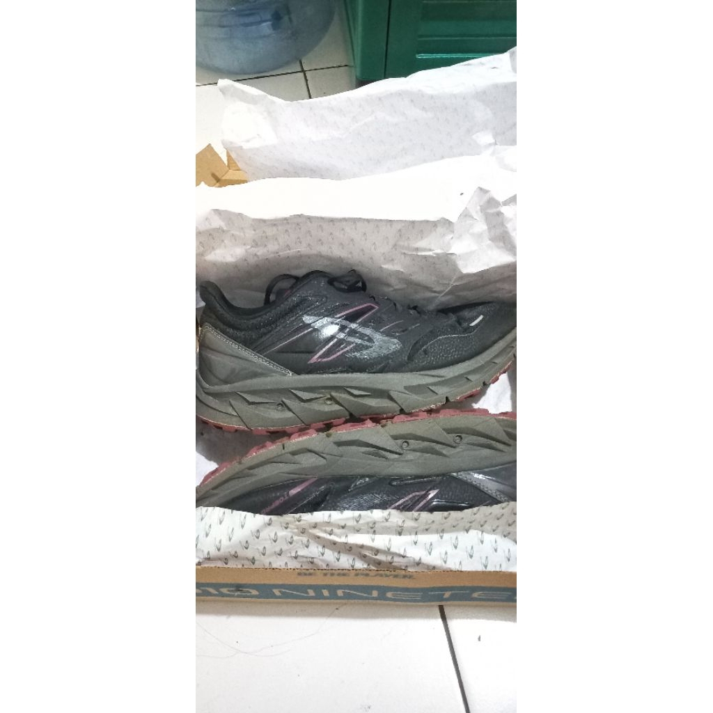 sepatu yuza evo
