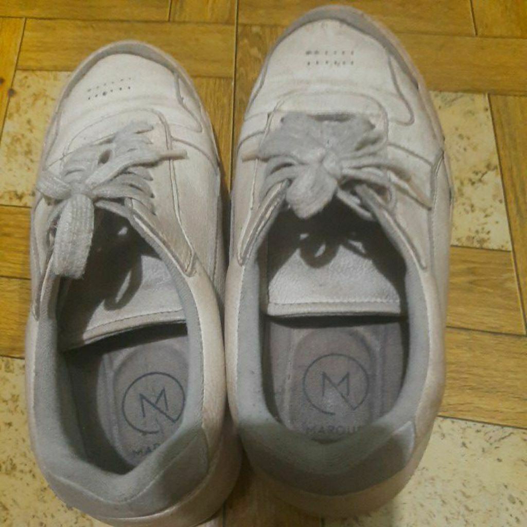sepatu marque size 44 putih.