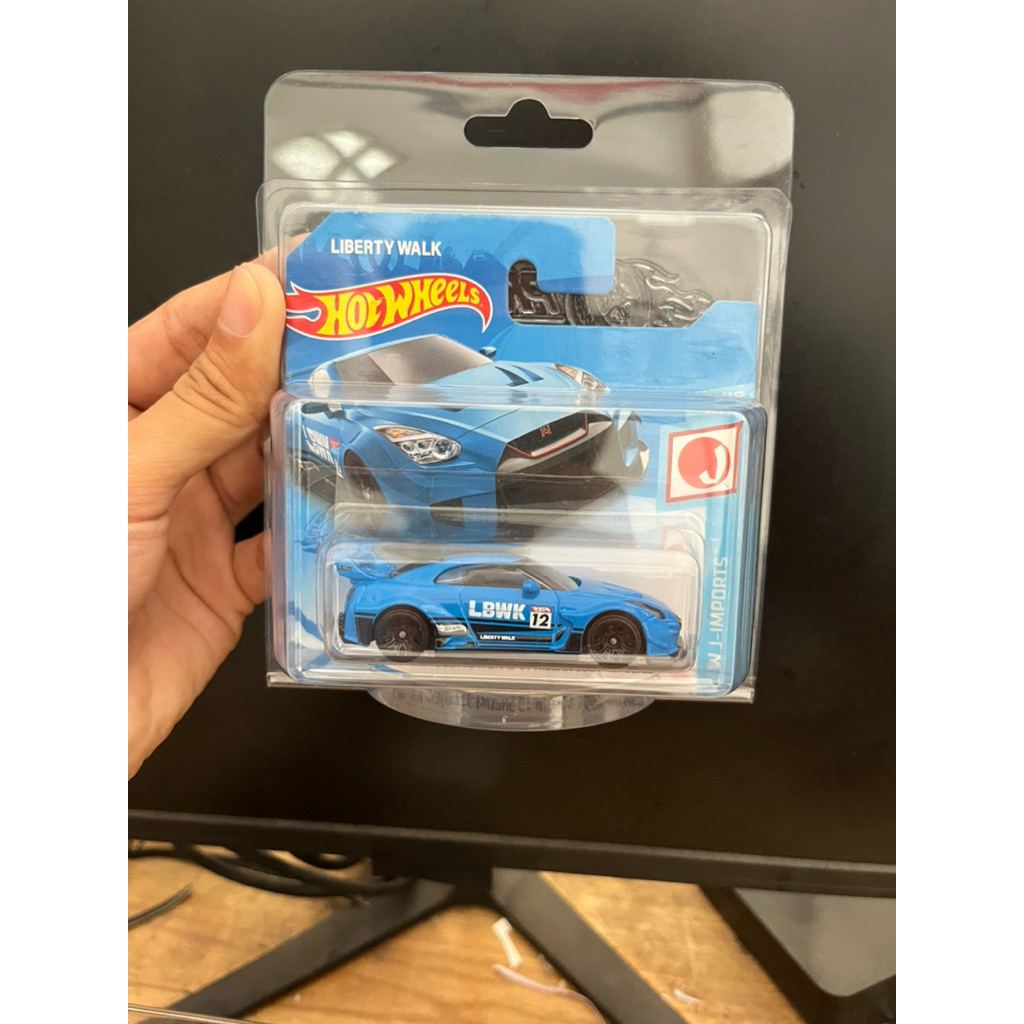 Hotwheels LB - Silhouette Works GTR Nissan 35GT RR Biru