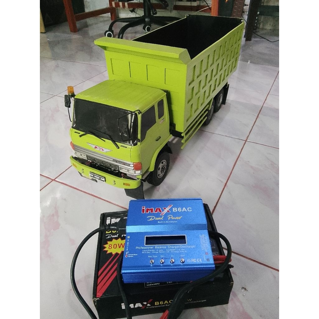 Rc Truk Hino 500 Hijau - Lampu LED, Kontrol Remote, Latihan Motorik