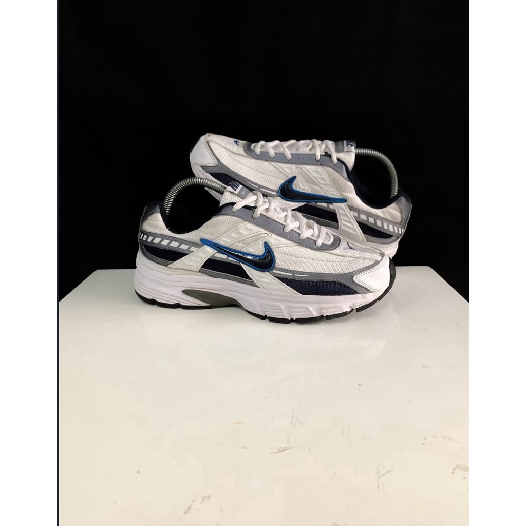 sepatu sekolah anak nike initiator